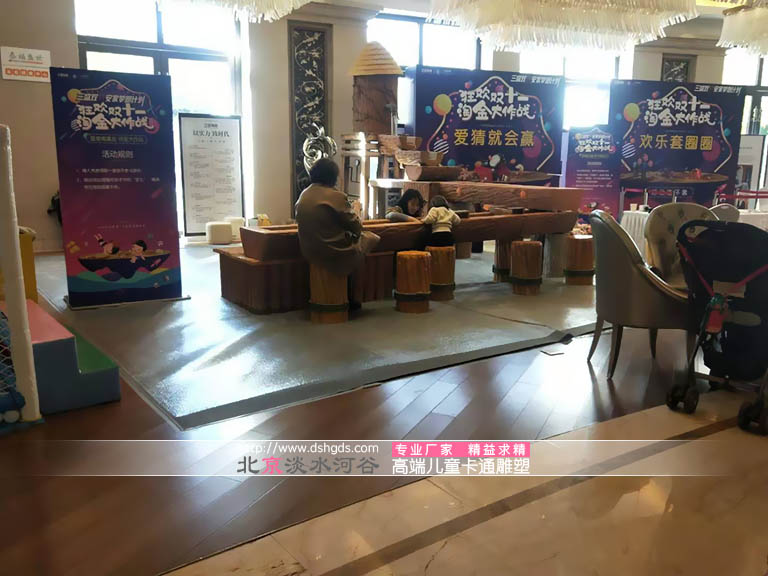 新式兒童淘礦工場(chǎng)設(shè)備正在為北京燕莎商場(chǎng)安裝